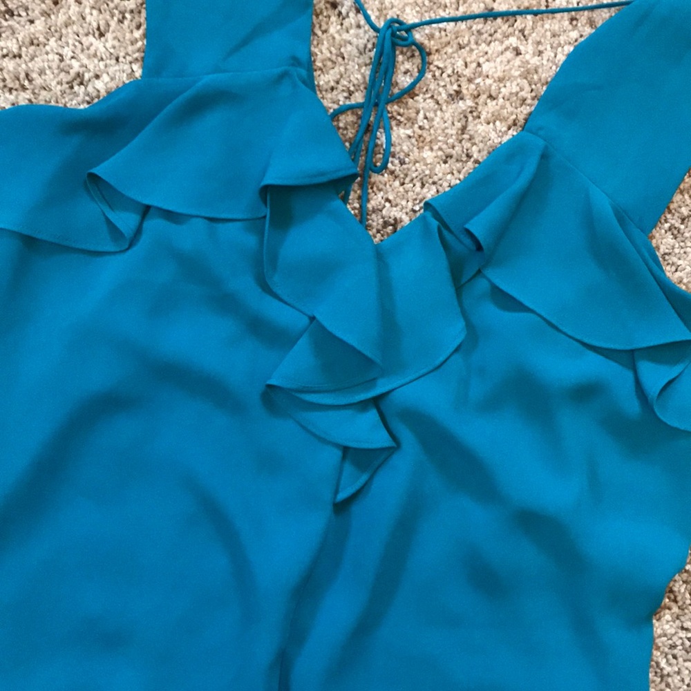 Express Tank Top - Picture 3 of 4